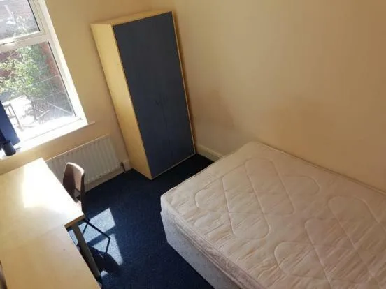 2 bedroom ground floor flat for rent