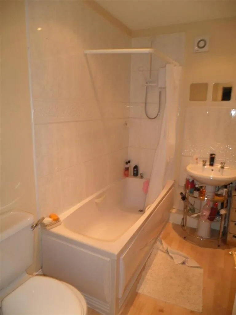 2 bedroom penthouse for rent