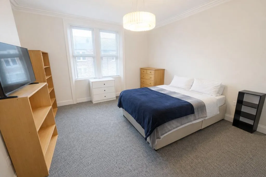6 bedroom flat for rent