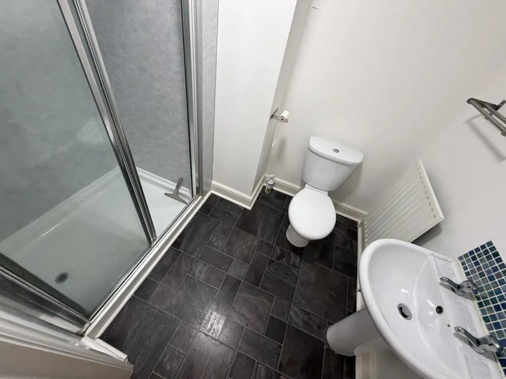 6 bedroom terraced house for rent