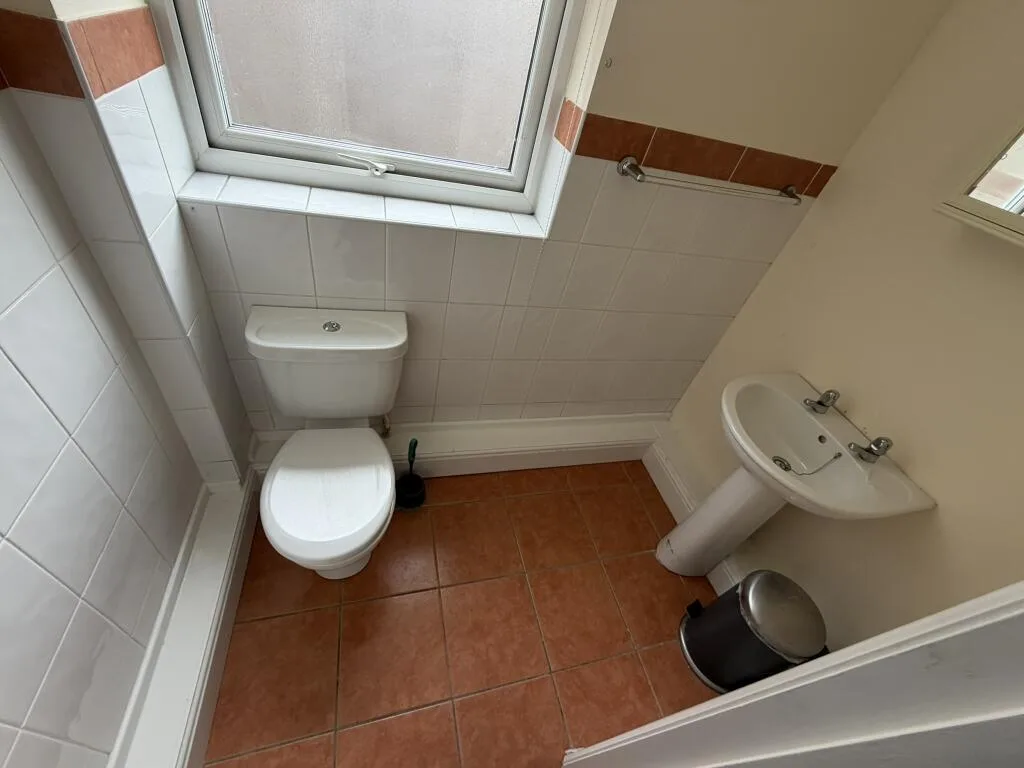 6 bedroom terraced house for rent
