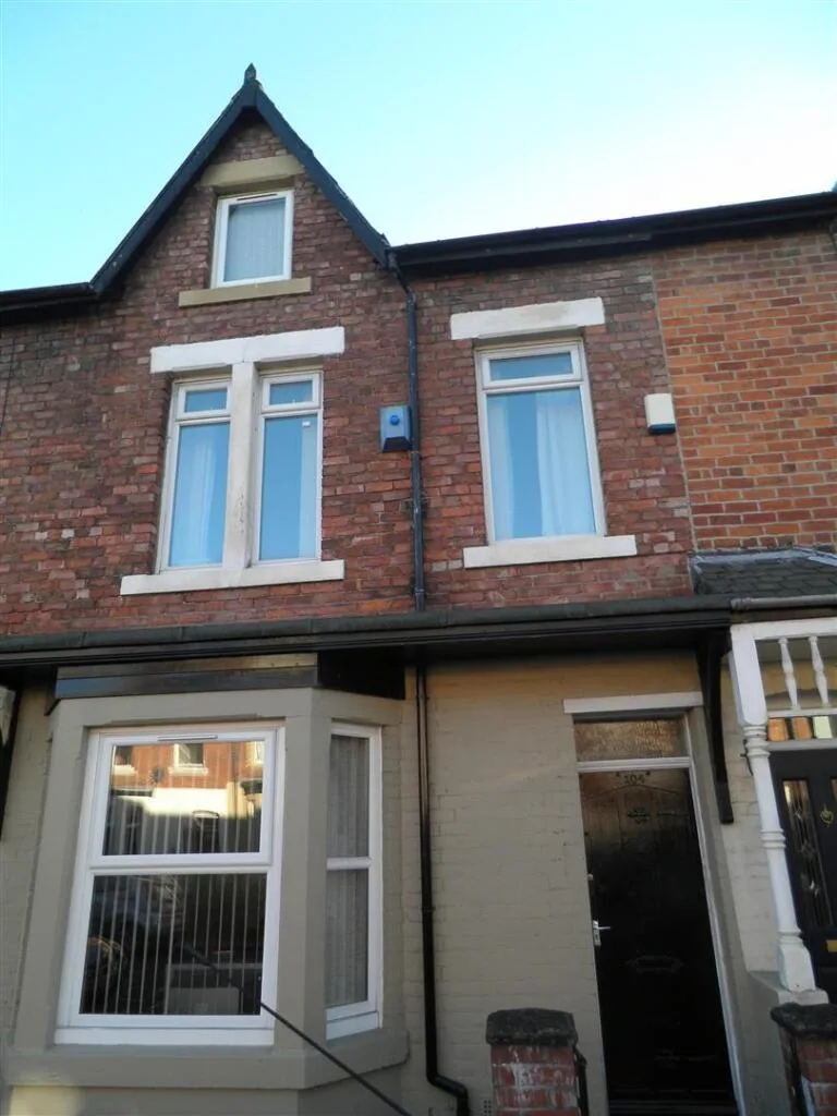6 bedroom terraced house for rent