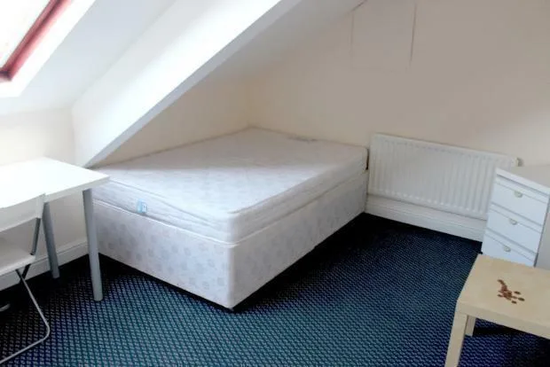 4 bedroom maisonette for rent