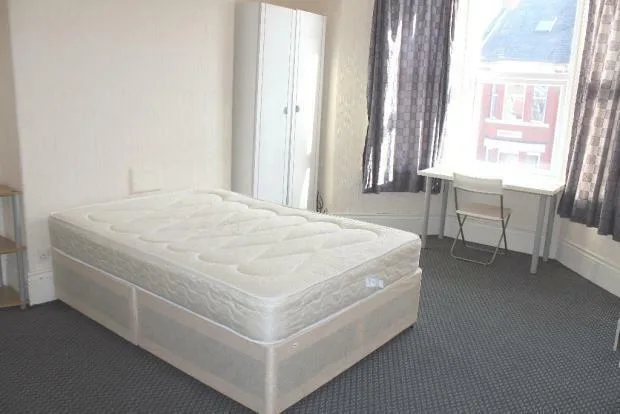 4 bedroom maisonette for rent