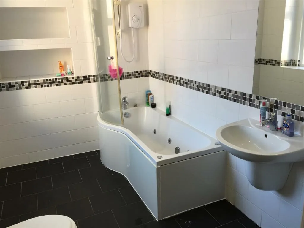 6 bedroom terraced house for rent