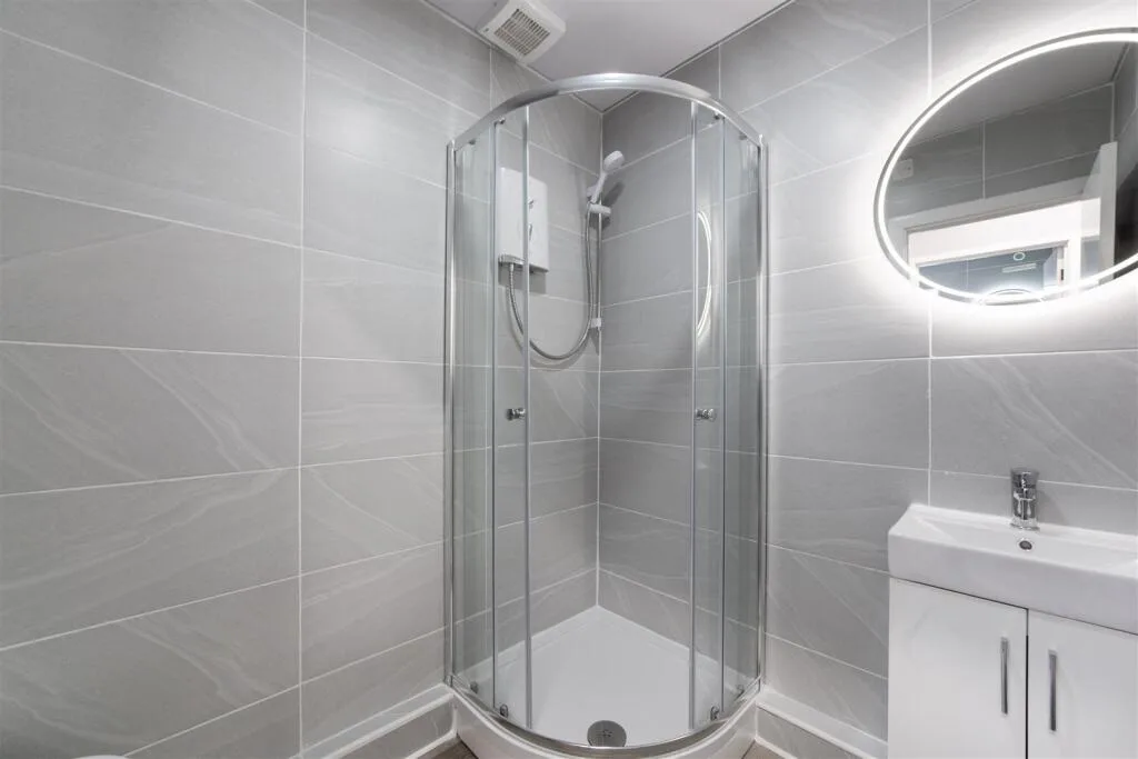 6 bedroom apartment for rent