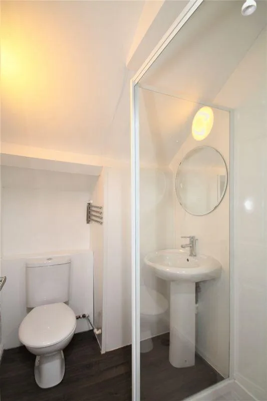 6 bedroom terraced house for rent