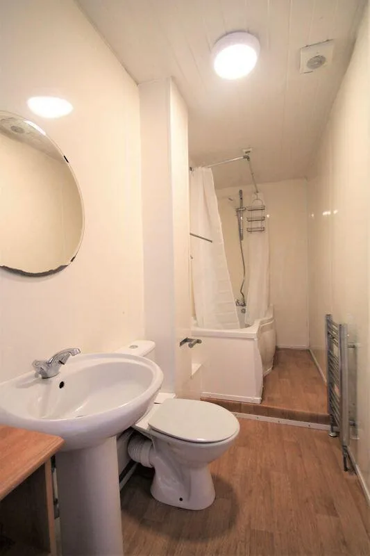 6 bedroom terraced house for rent