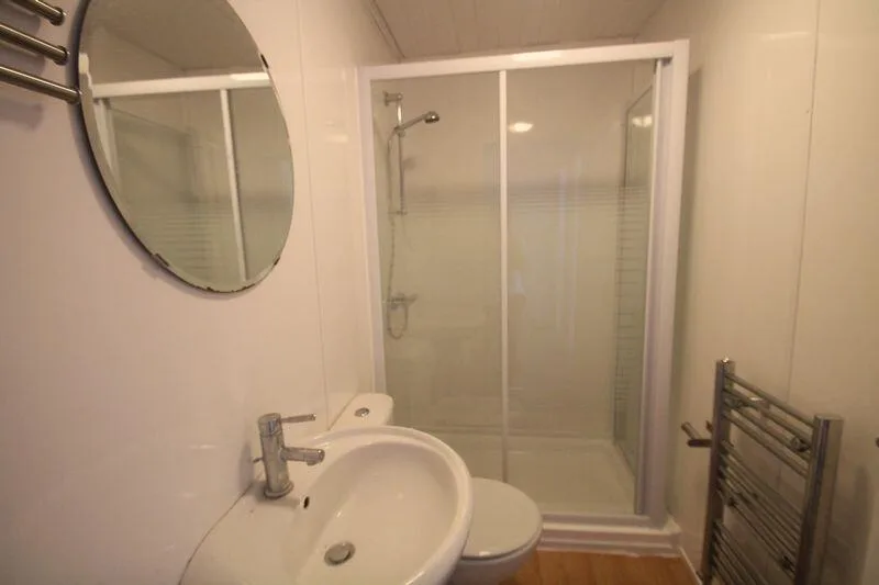 6 bedroom terraced house for rent