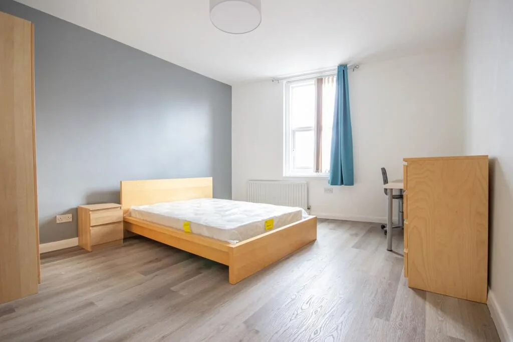 6 bedroom apartment for rent