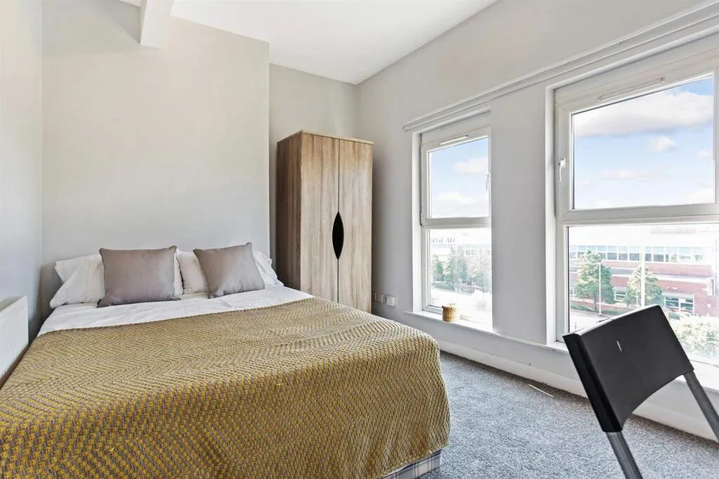 4 bedroom flat for rent
