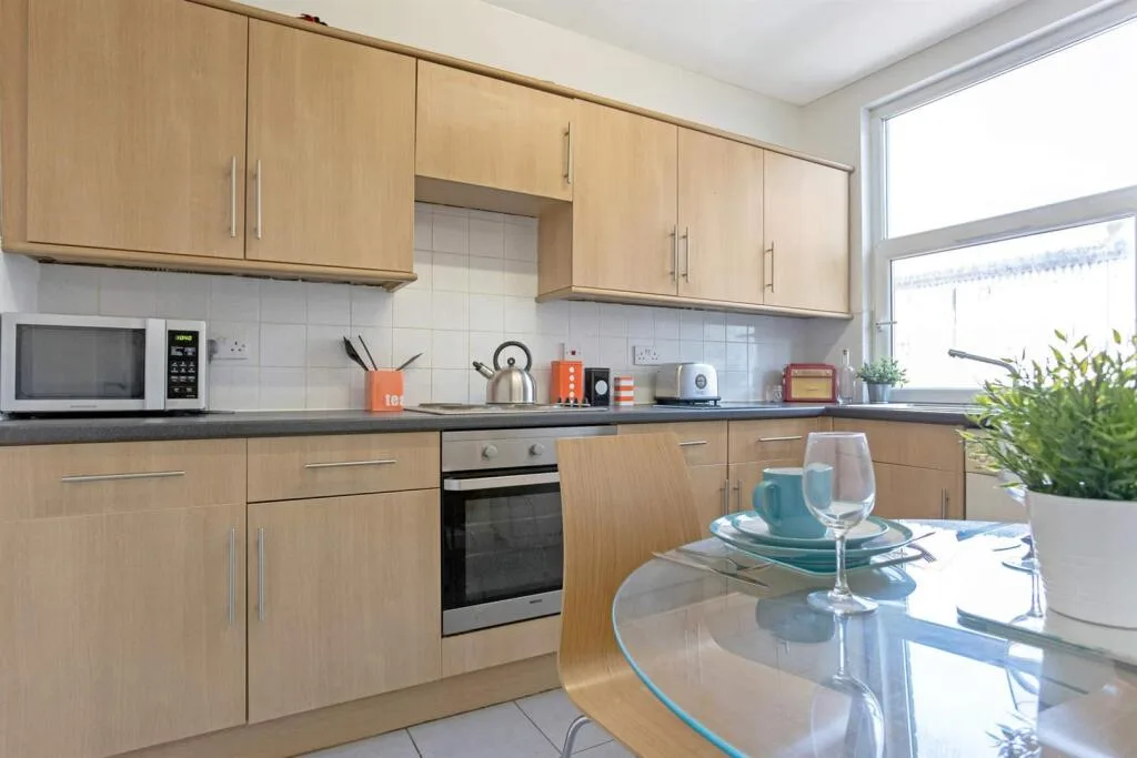 4 bedroom flat for rent