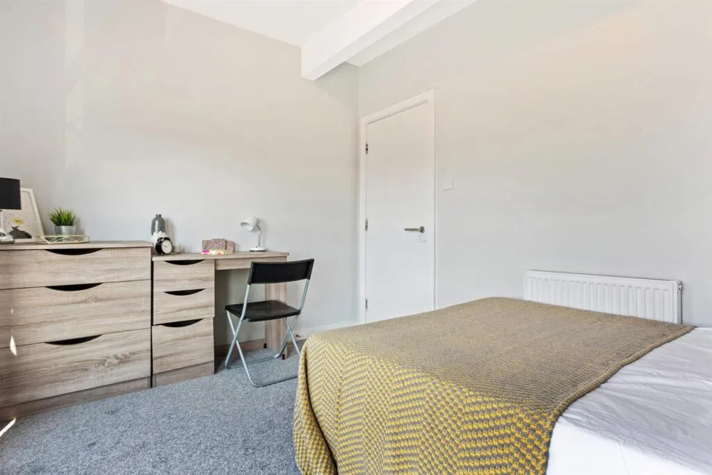 4 bedroom flat for rent