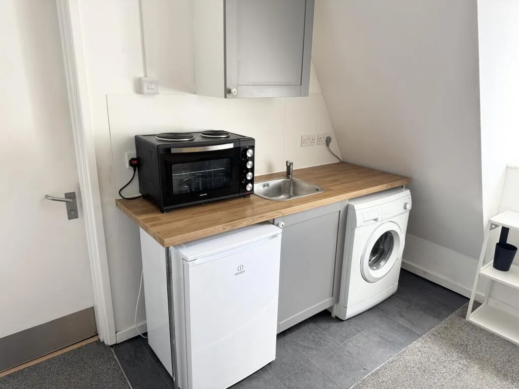 Studio flat for rent