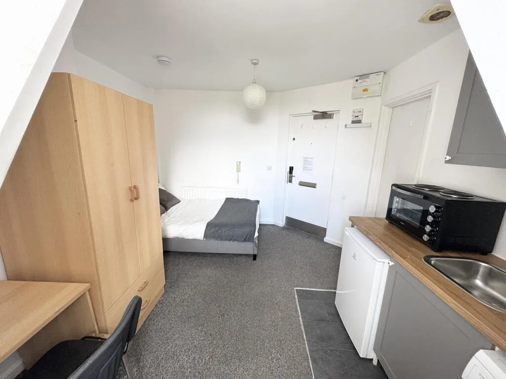 Studio flat for rent