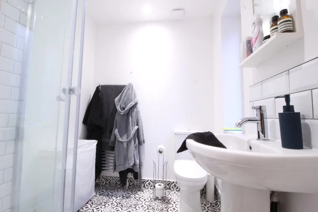 2 bedroom detached house for rent
