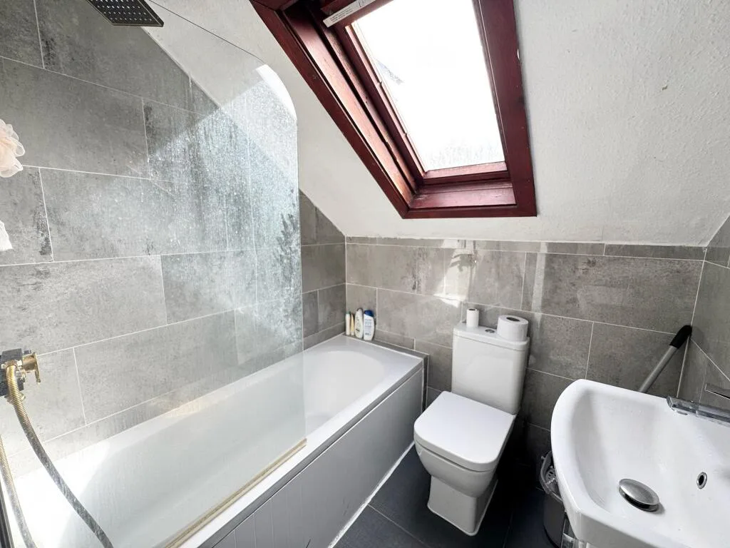 1 bedroom house share for rent
