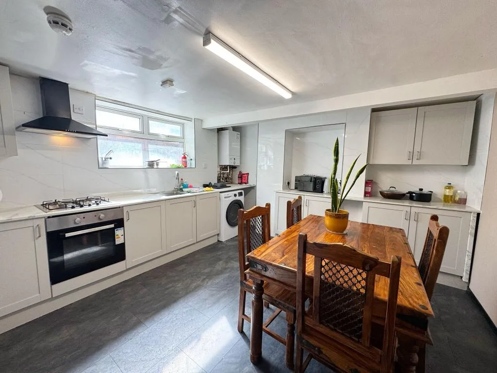 1 bedroom house share for rent