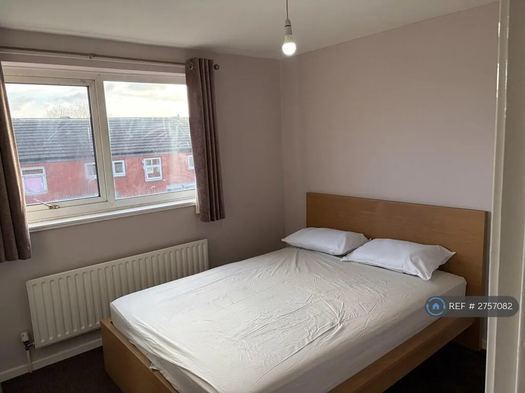 2 bedroom semi-detached house for rent