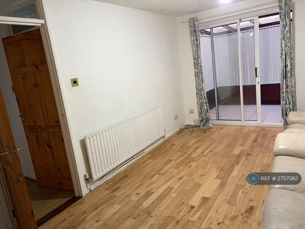 2 bedroom semi-detached house for rent