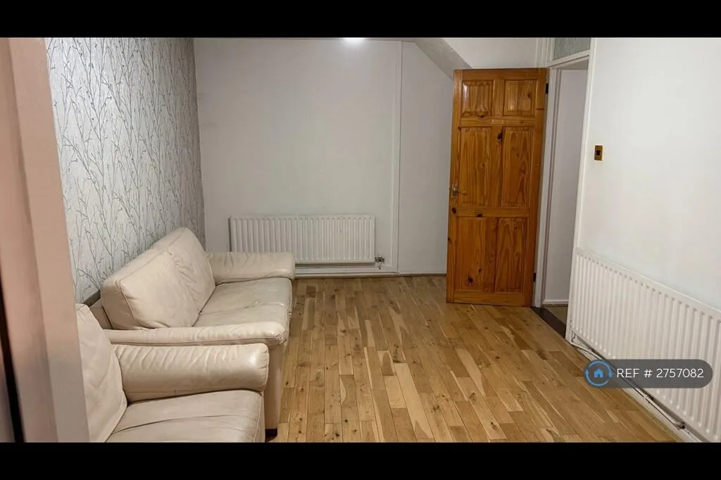 2 bedroom semi-detached house for rent