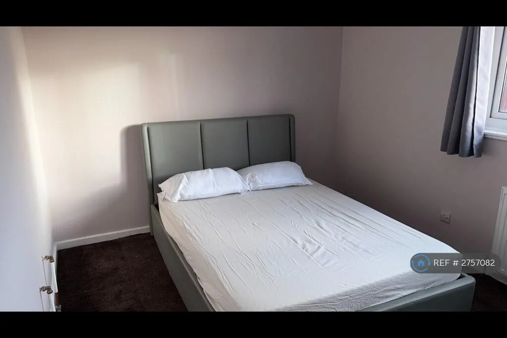 2 bedroom semi-detached house for rent