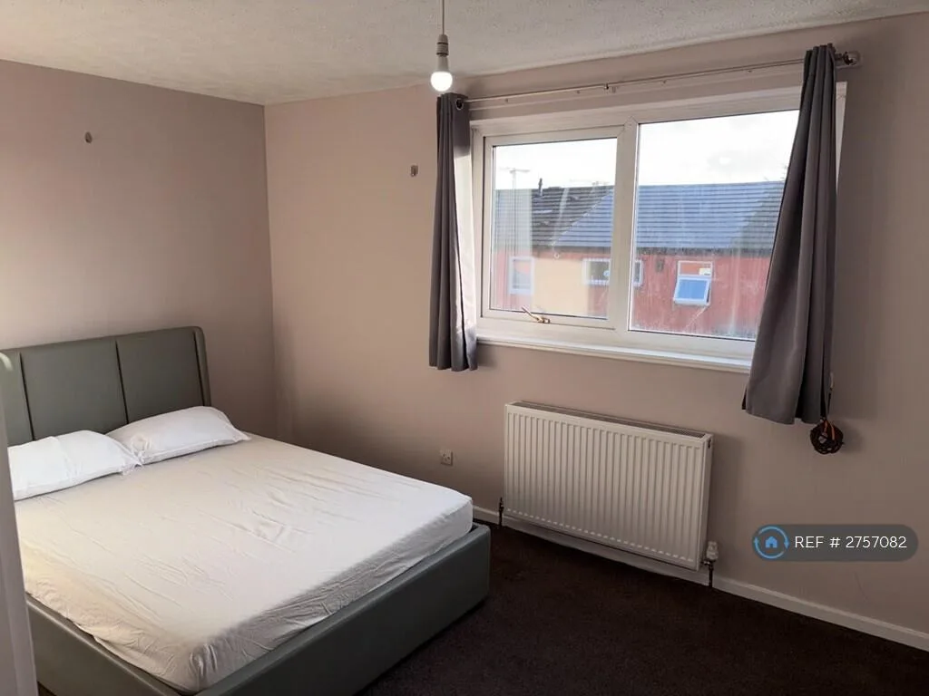 2 bedroom semi-detached house for rent