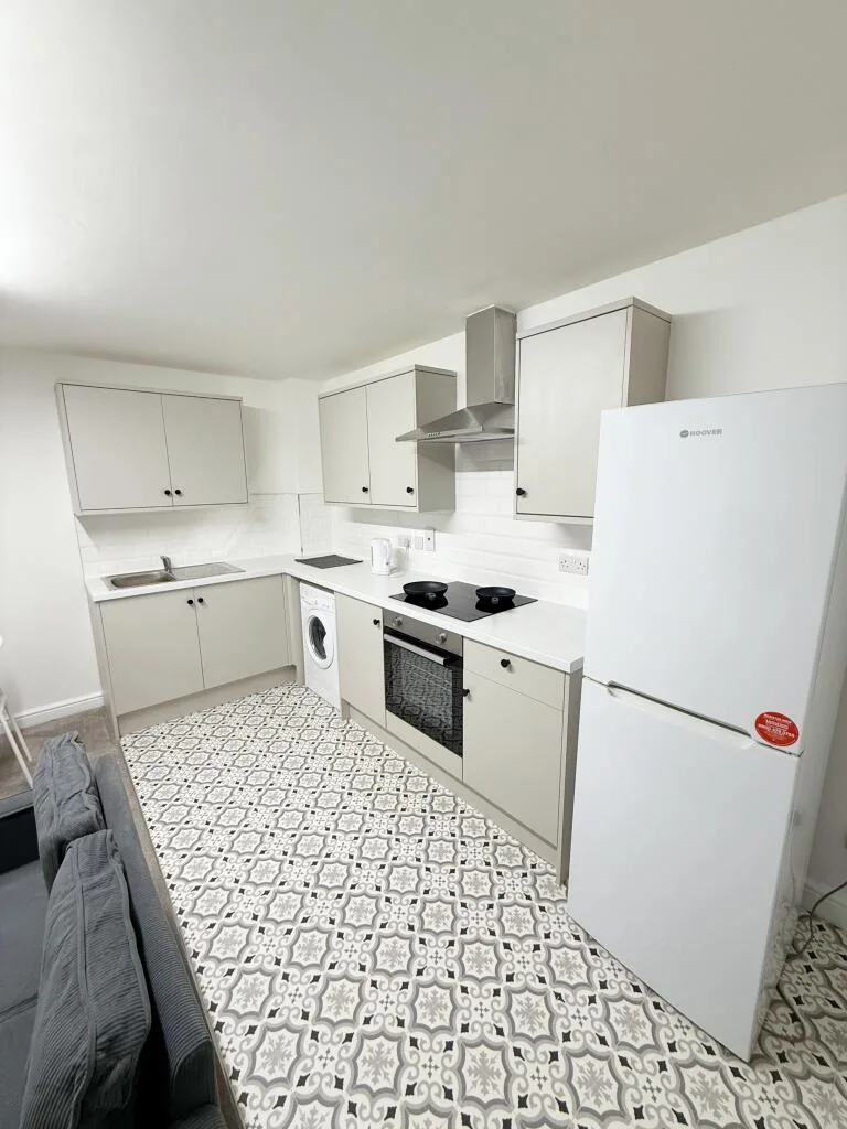 3 bedroom flat for rent