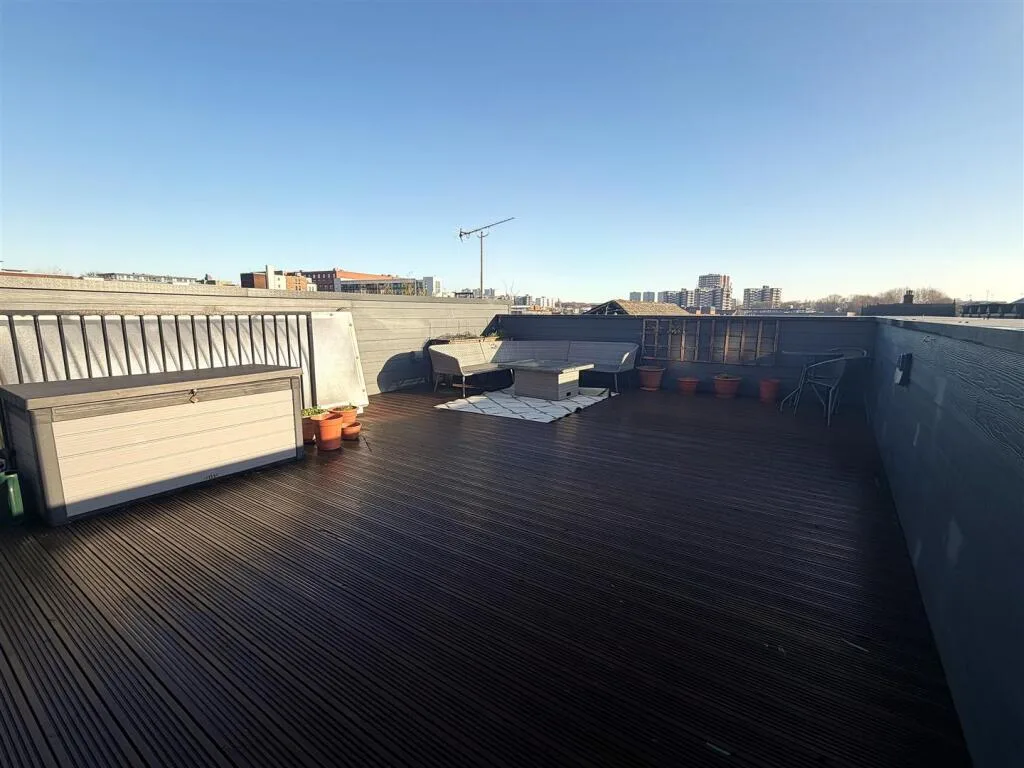 2 bedroom town house for rent