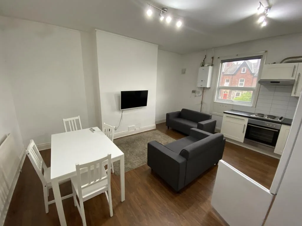 3 bedroom flat for rent