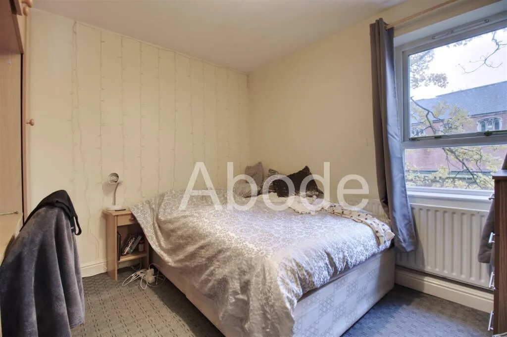 4 bedroom flat for rent