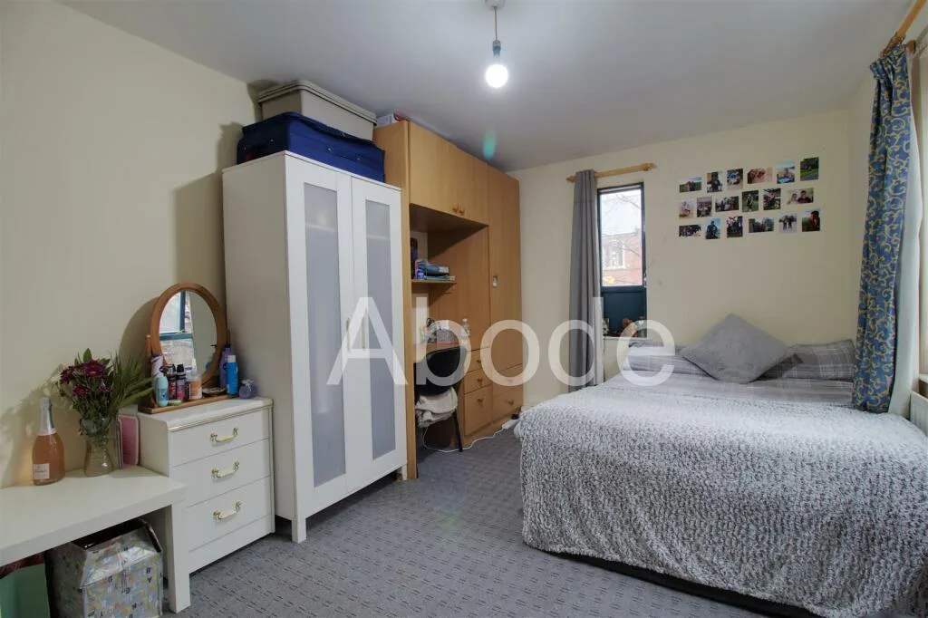 4 bedroom flat for rent