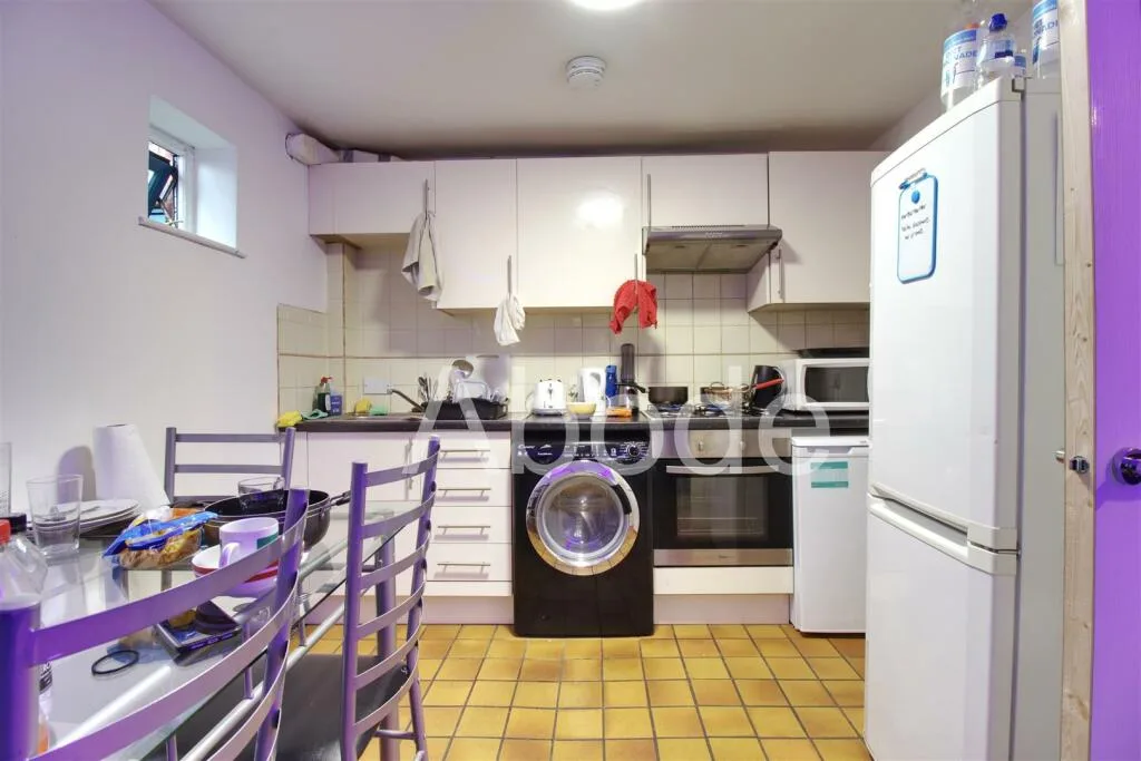4 bedroom flat for rent