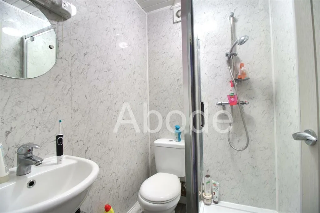 4 bedroom flat for rent