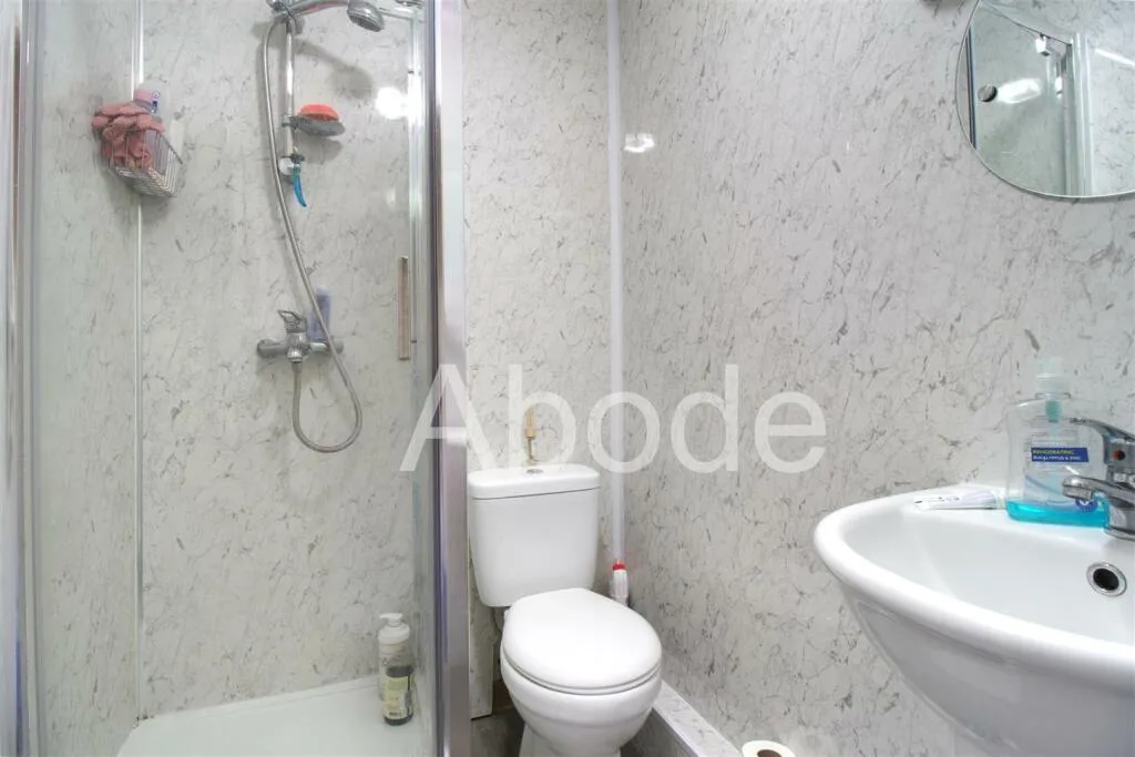 4 bedroom flat for rent