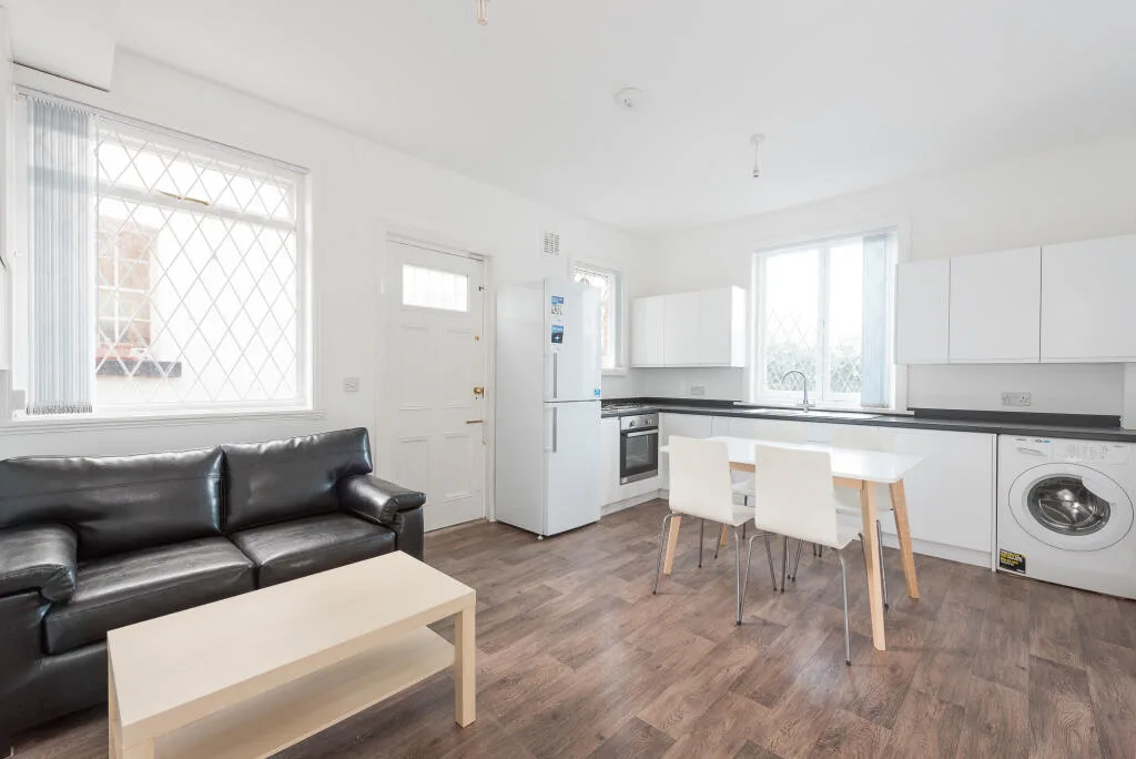 5 bedroom house for rent
