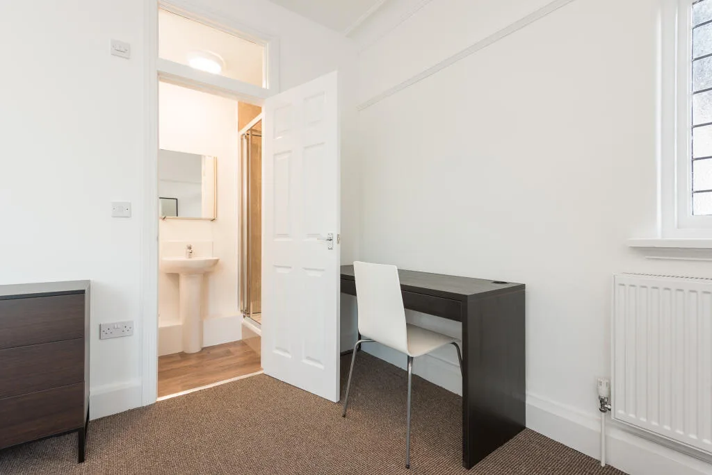 5 bedroom house for rent