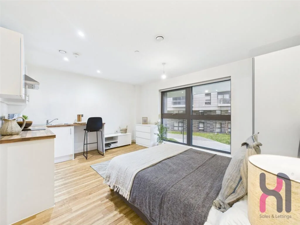 Studio flat for rent