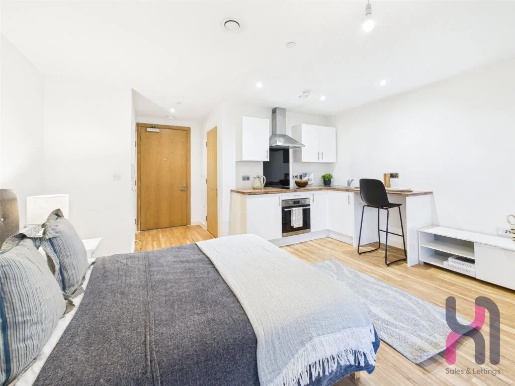 Studio flat for rent