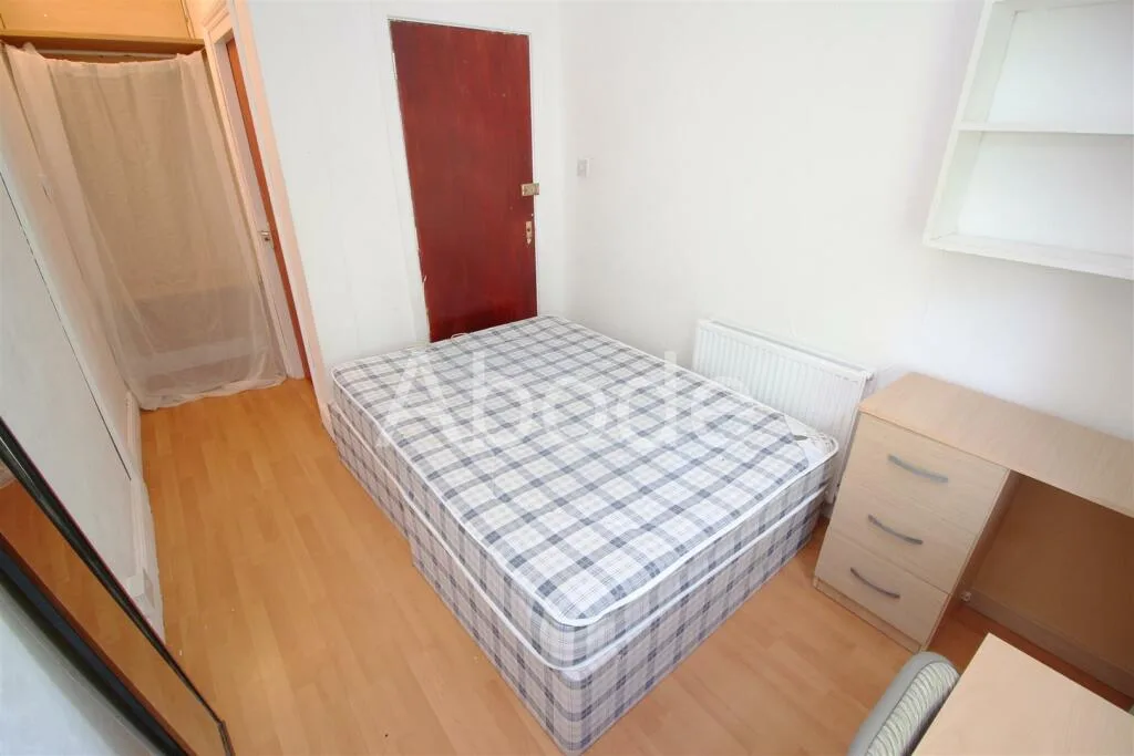 9 bedroom house for rent