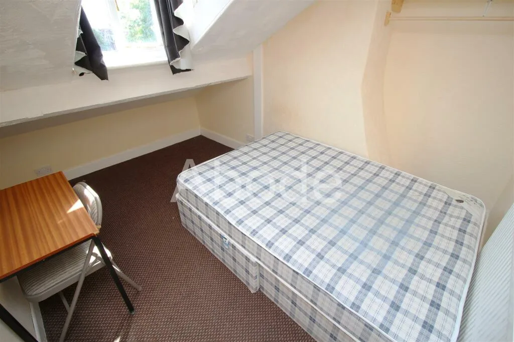 9 bedroom house for rent