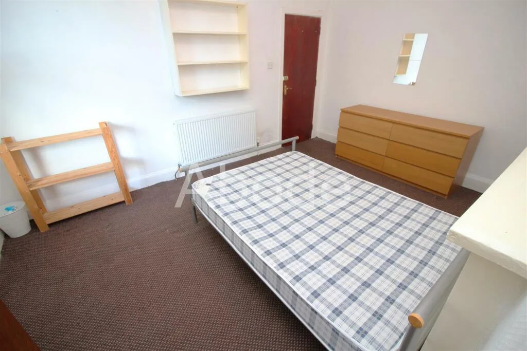 9 bedroom house for rent