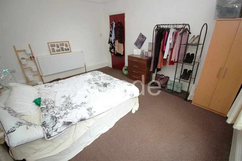 9 bedroom house for rent