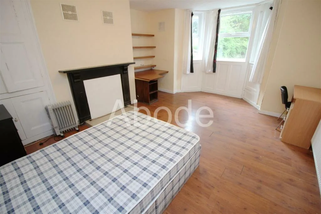 9 bedroom house for rent