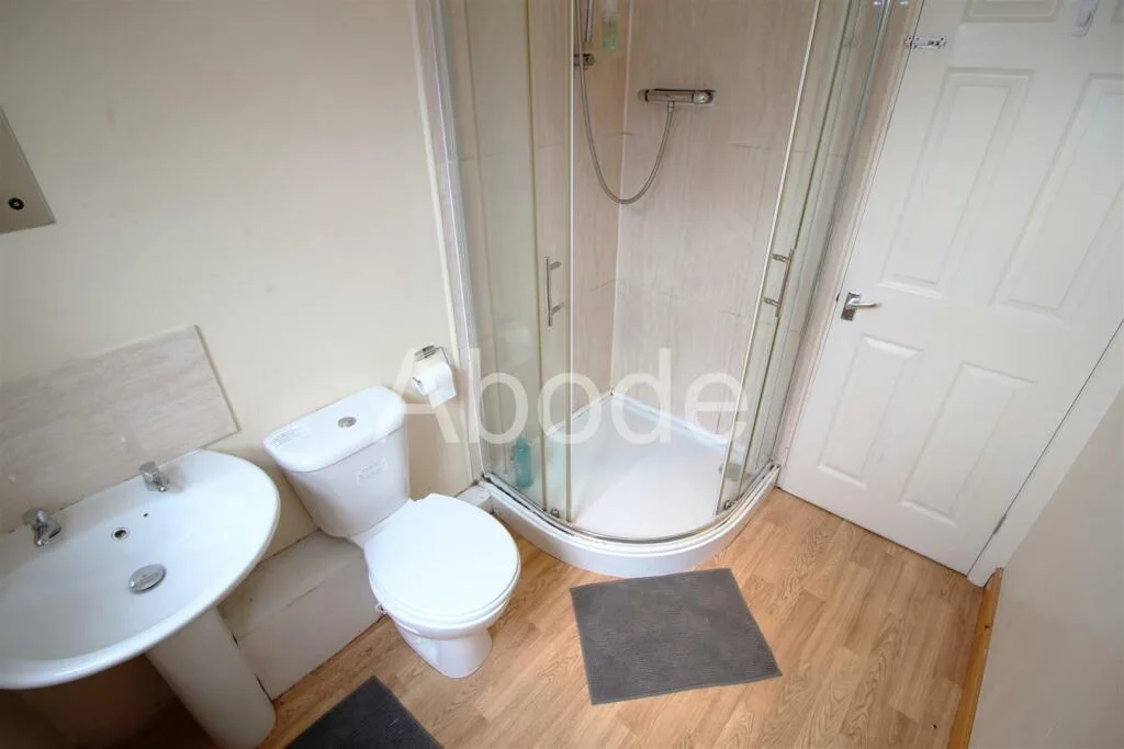 9 bedroom house for rent