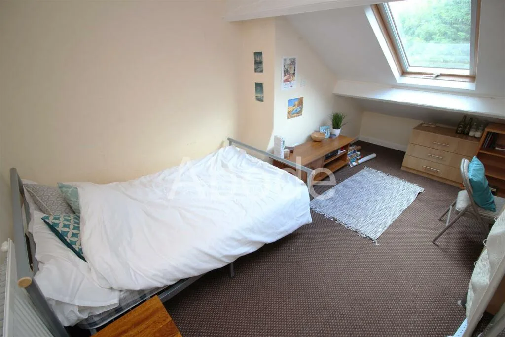 9 bedroom house for rent