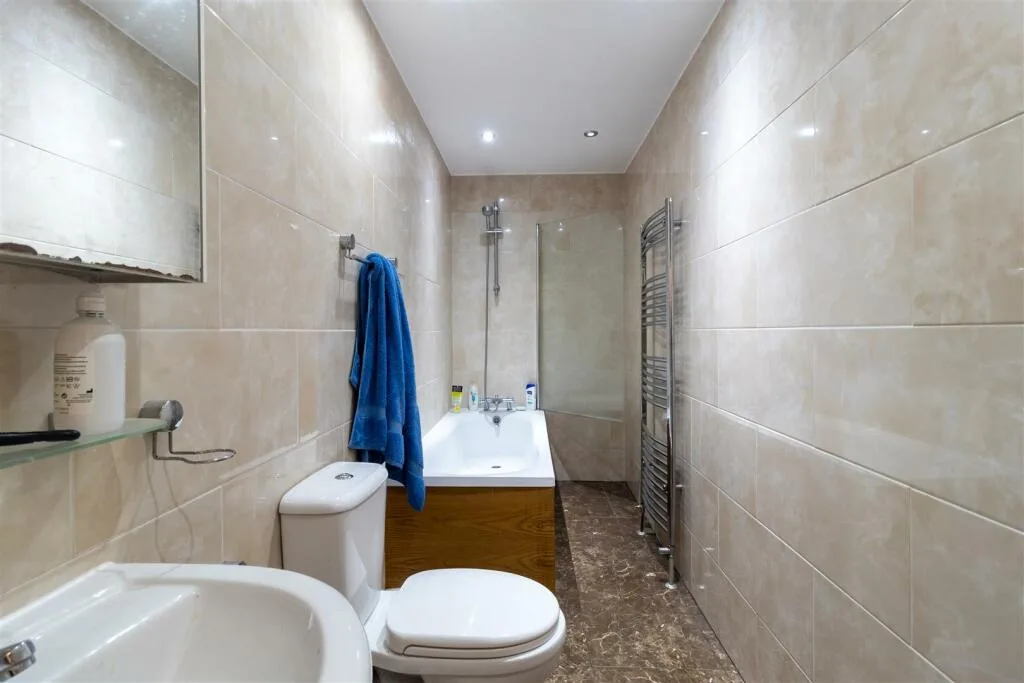 8 bedroom house for rent