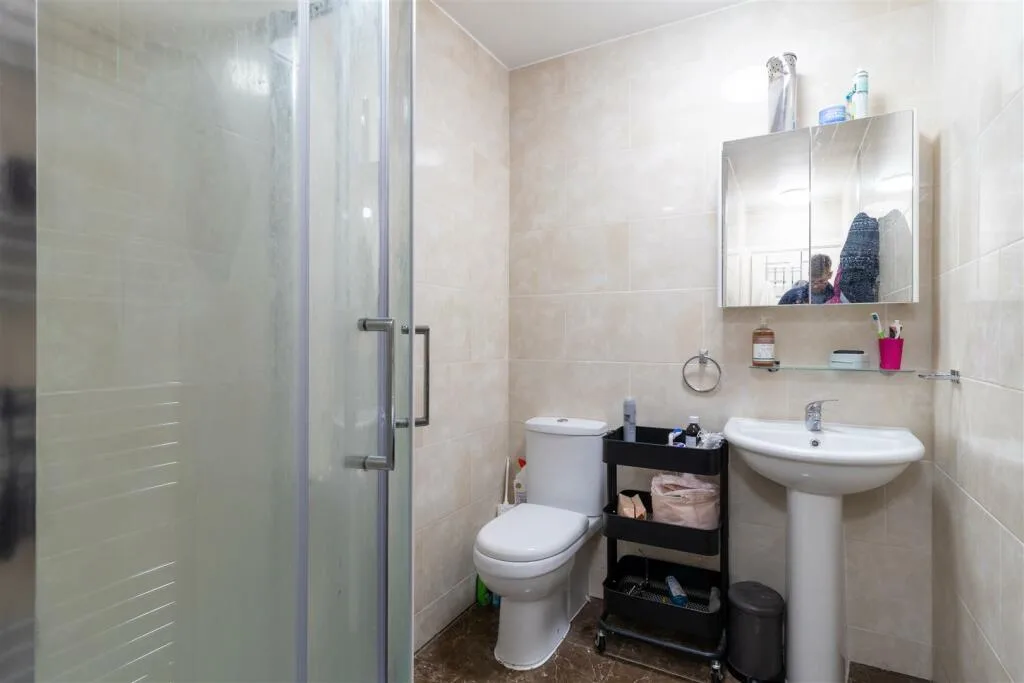 8 bedroom house for rent