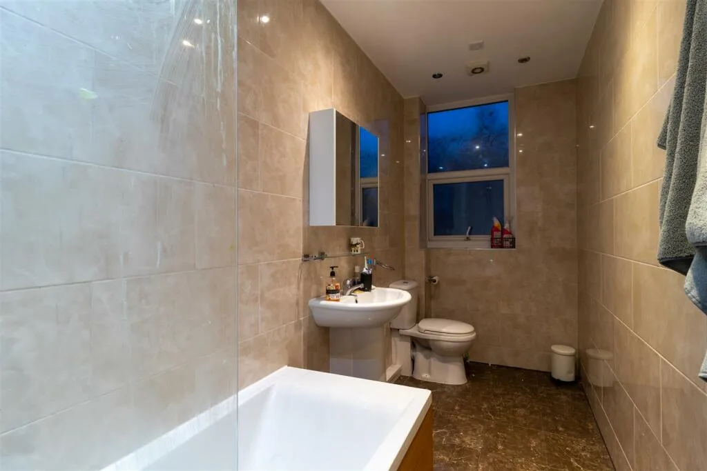 8 bedroom house for rent