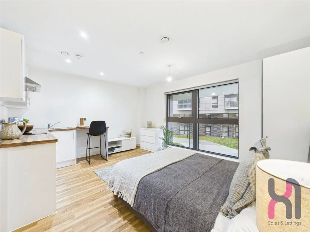 Studio flat for rent